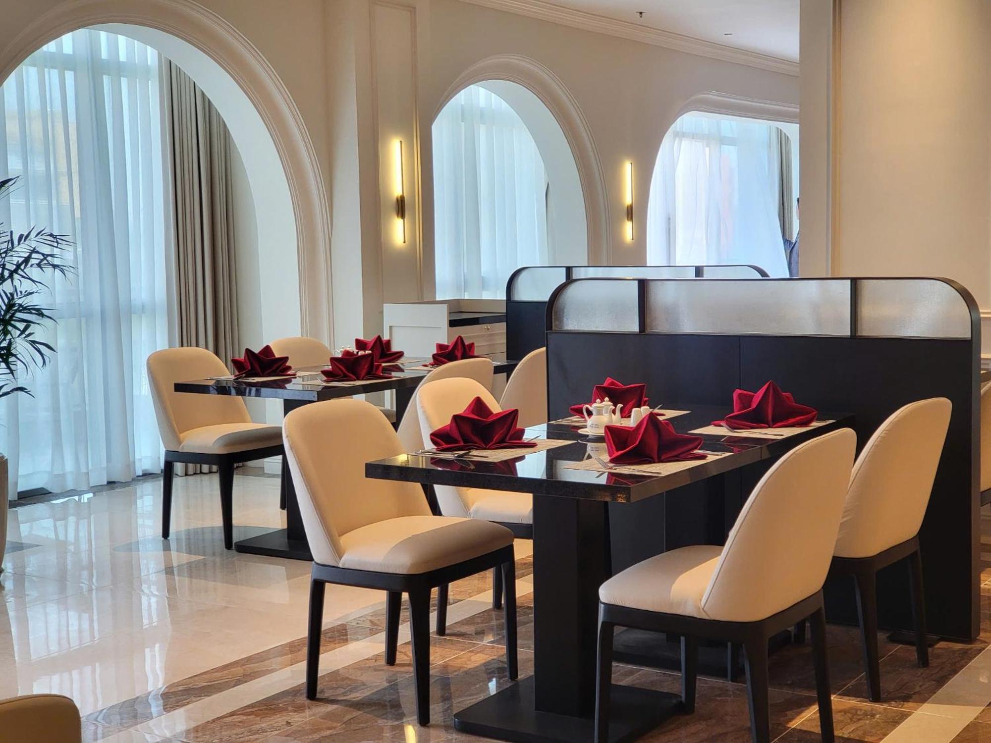 Cosmo Stars Hotel Bac Lieu 外观 照片