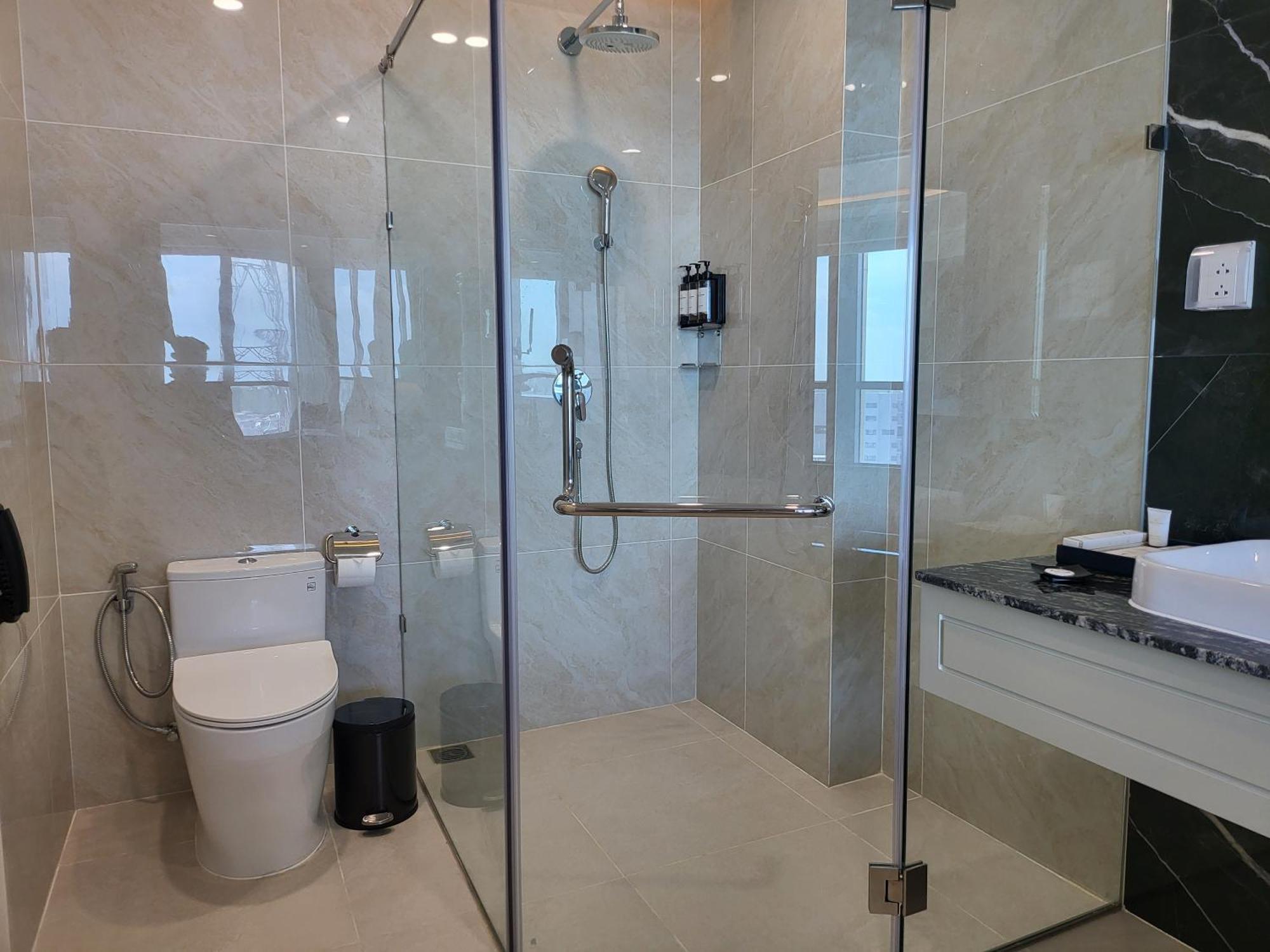 Cosmo Stars Hotel Bac Lieu 外观 照片