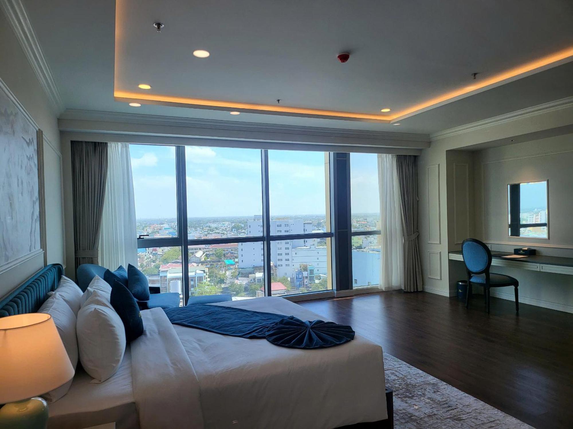 Cosmo Stars Hotel Bac Lieu 外观 照片