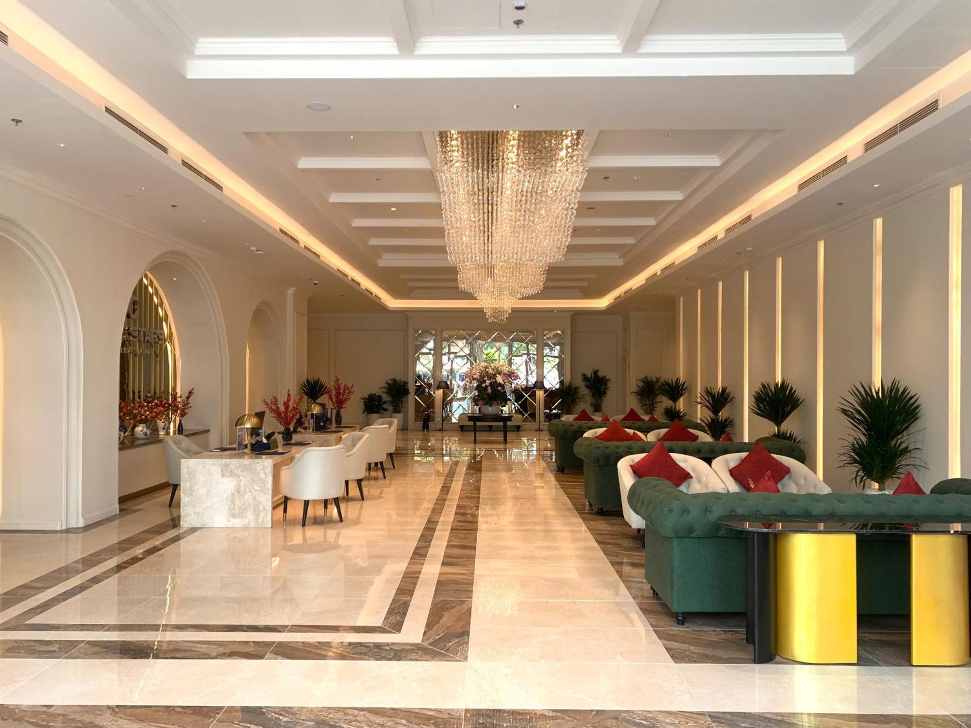 Cosmo Stars Hotel Bac Lieu 外观 照片