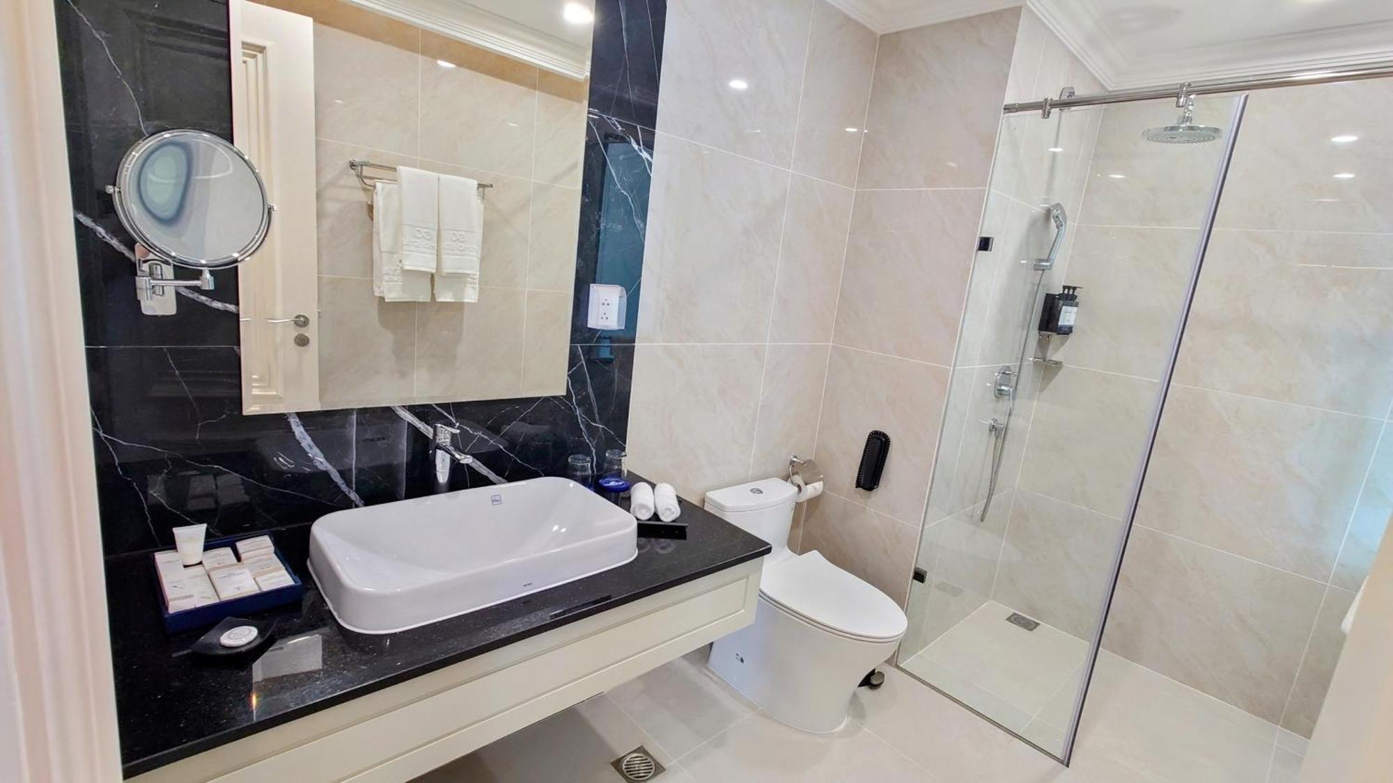 Cosmo Stars Hotel Bac Lieu 外观 照片