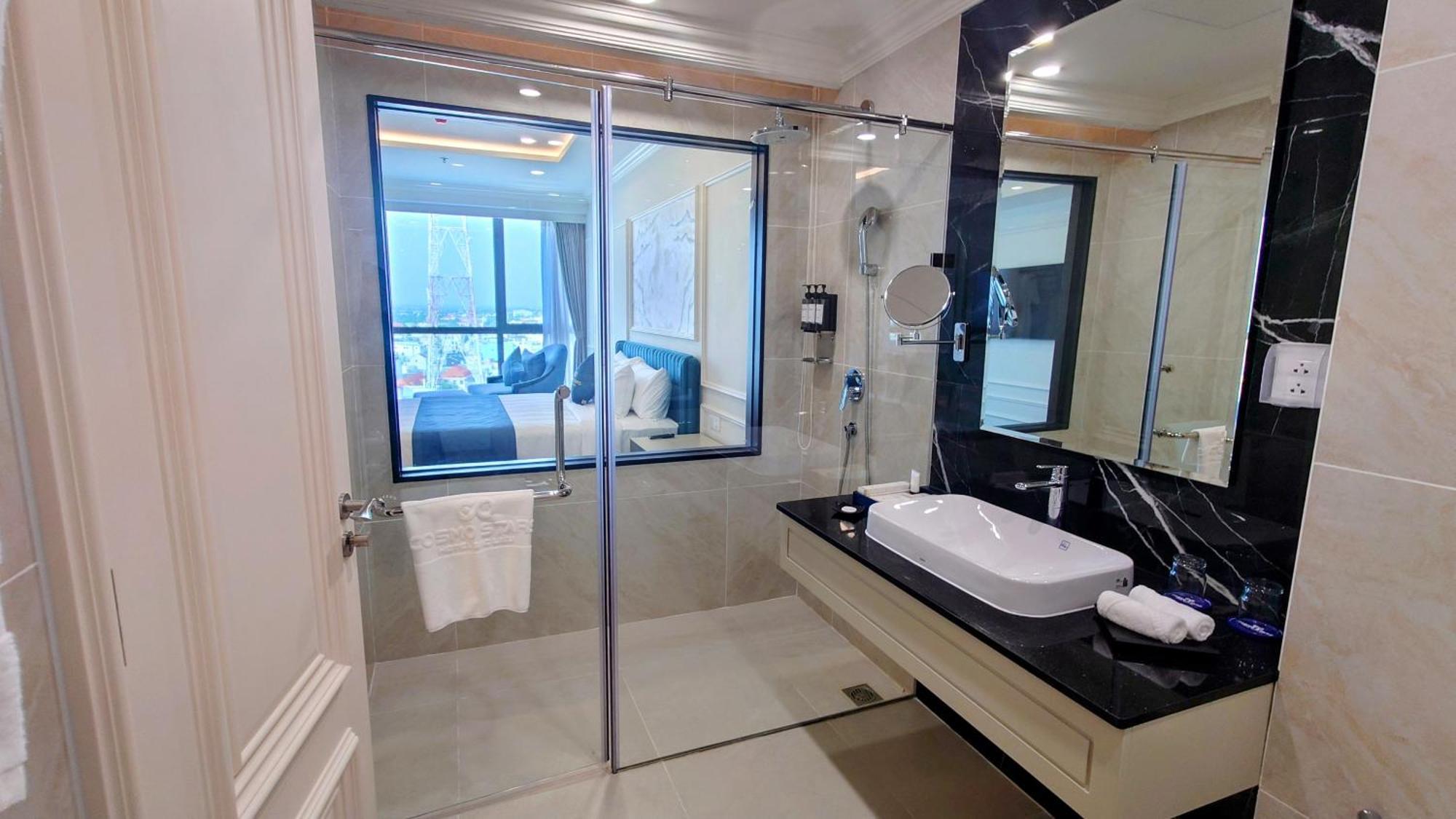 Cosmo Stars Hotel Bac Lieu 外观 照片