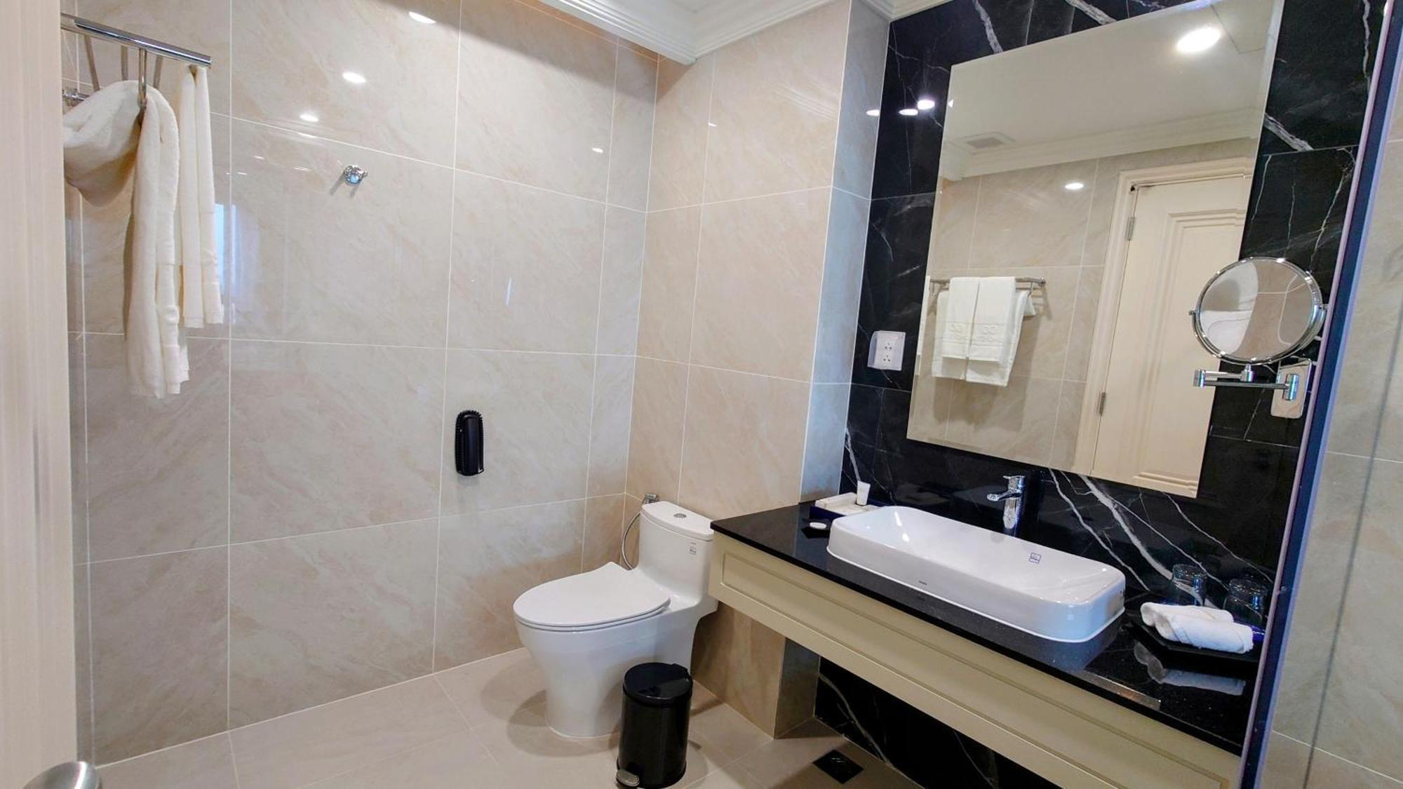 Cosmo Stars Hotel Bac Lieu 外观 照片